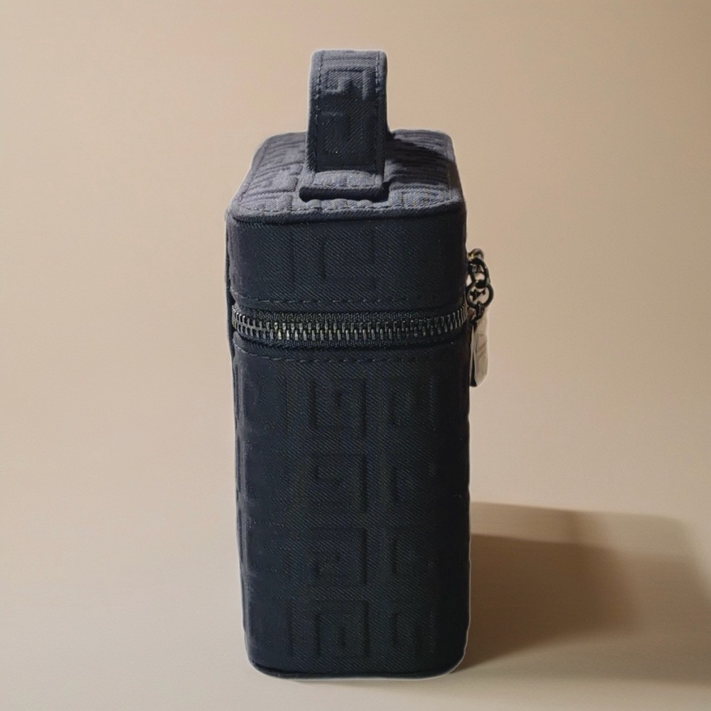 GIVENCHY PARFUMS VANITY BAG - BLACK - Picture 2 of 4